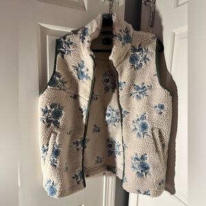 RD Style Cream and Blue Sherpa Vest